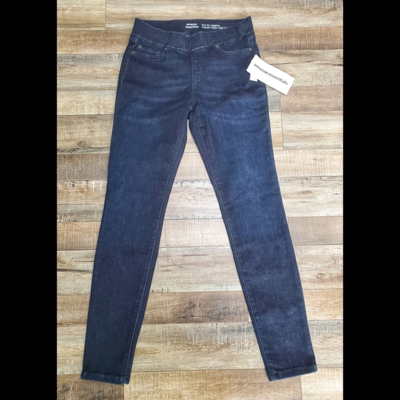 NWT Dark Wash Pull On Jegging - Picture 3 of 7